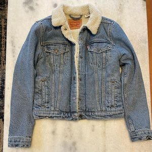 Levi's Women's Original Sherpa Trucker Jacket (small)